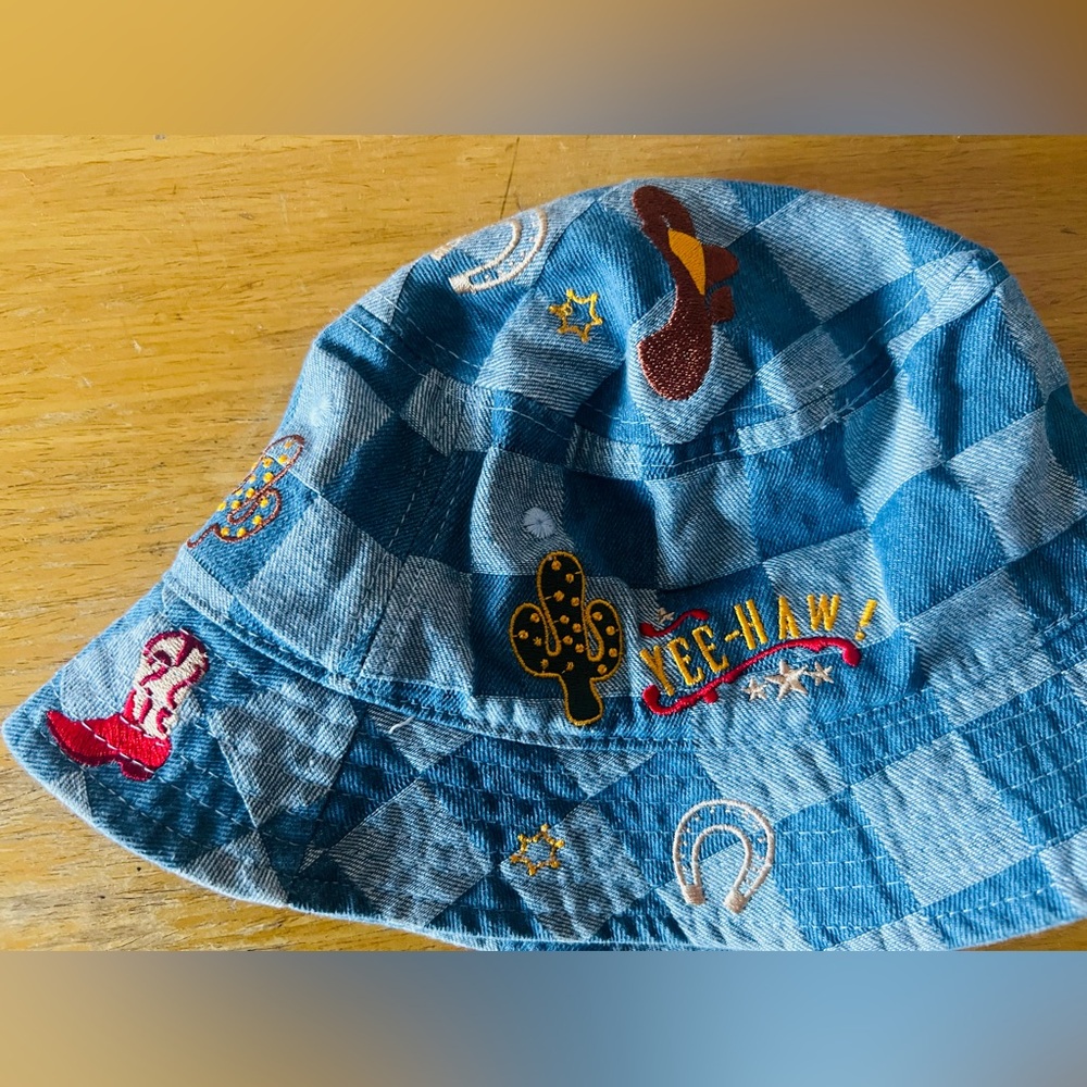 Bucket Hat - Picture 2 of 3